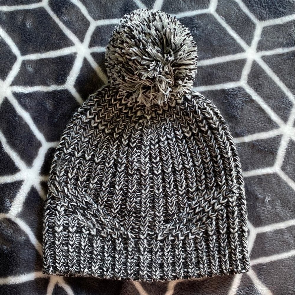 Rebecca Minkoff Marled Beanie black white pom pom - Picture 4 of 6